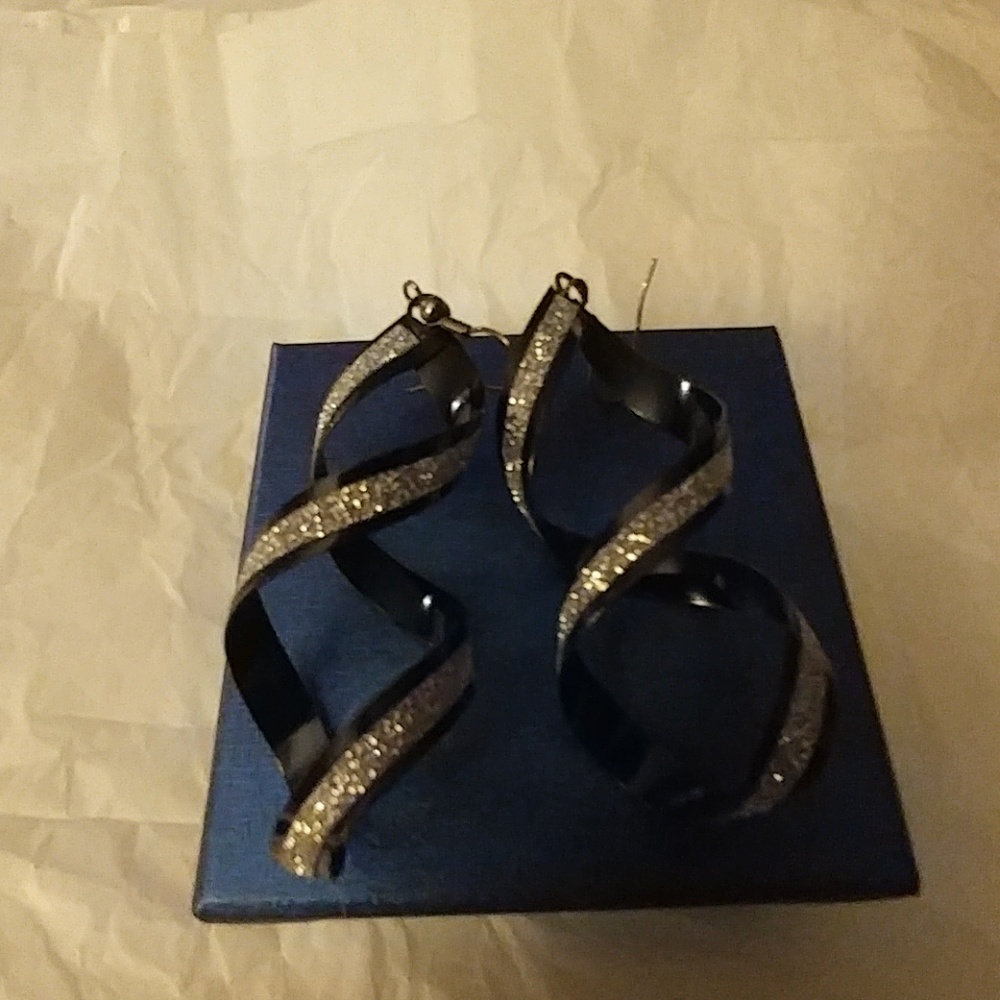 WOMEN'S FASHION EARRINGS